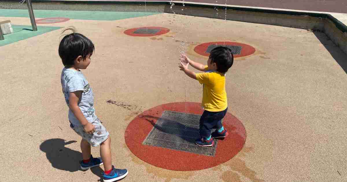 噴水が楽しめる茨城県守谷市立沢公園に遊びに行きました